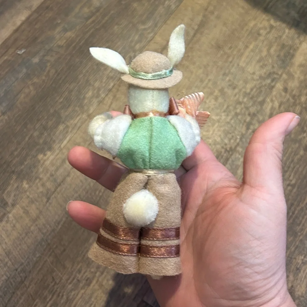2 Heart Felts Midwest of Cannon Falls Rabbits  Basket Easter‎ Vintage Easter egg